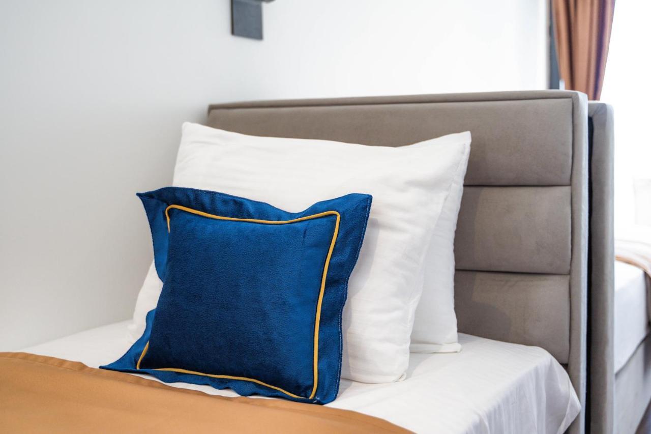 Hotel Lajka Luxury 울친 외부 사진