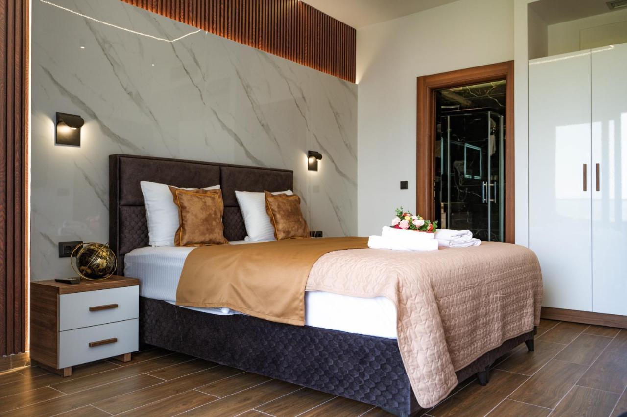 Hotel Lajka Luxury 울친 외부 사진