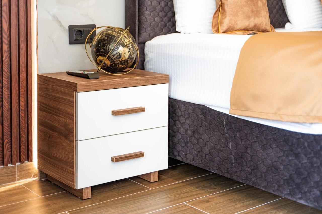 Hotel Lajka Luxury 울친 외부 사진
