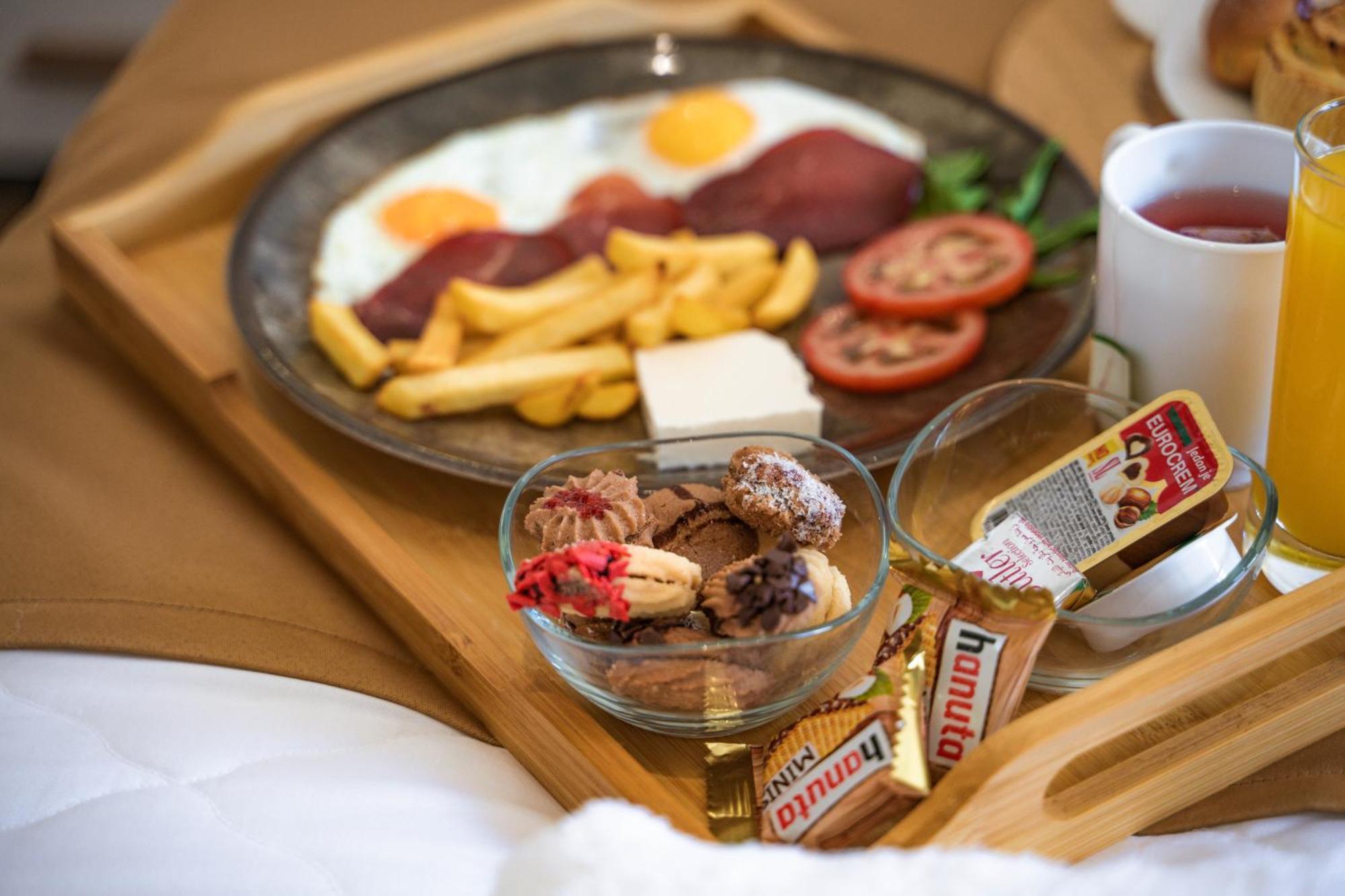 Hotel Lajka Luxury 울친 외부 사진