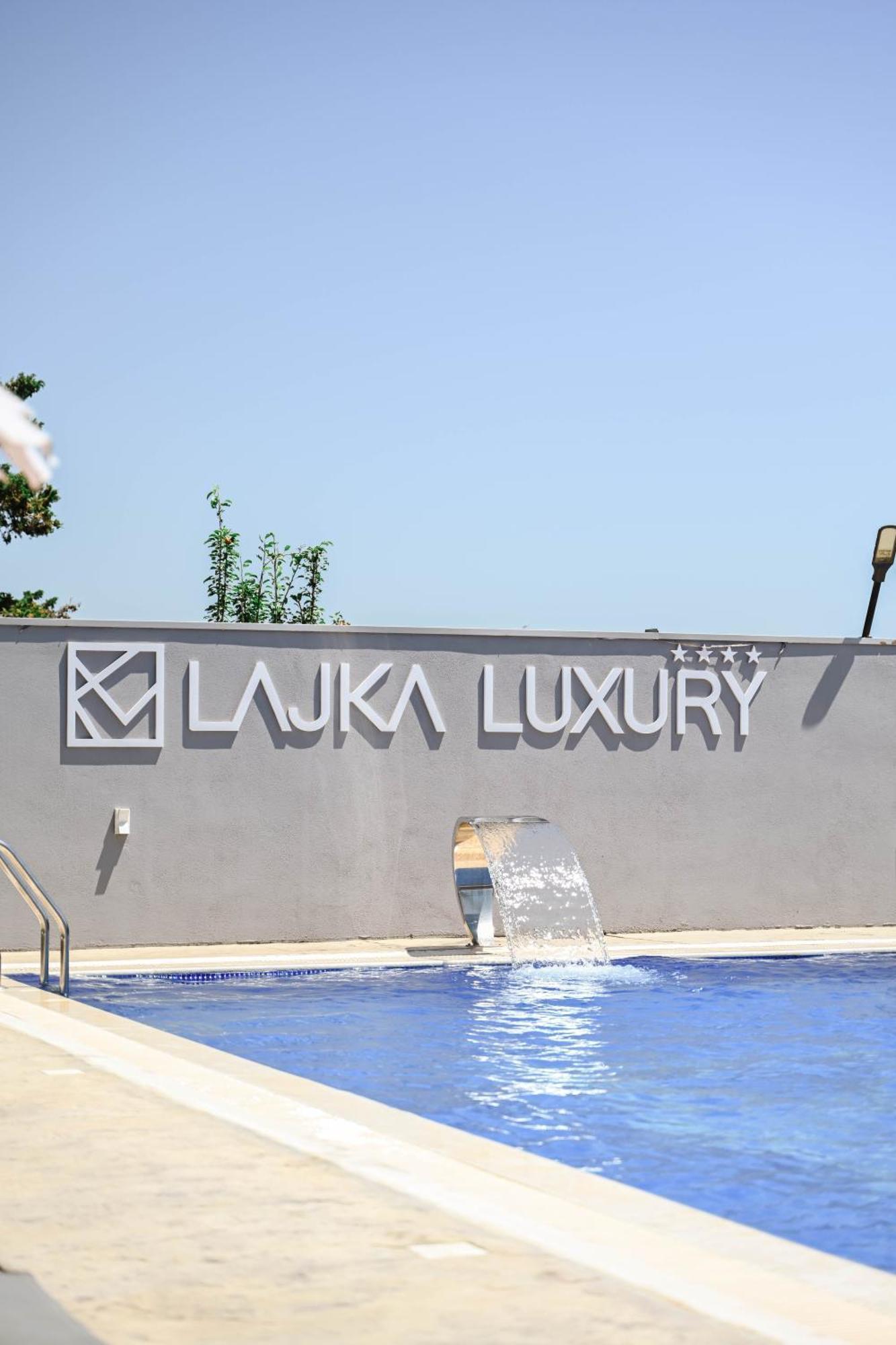 Hotel Lajka Luxury 울친 외부 사진