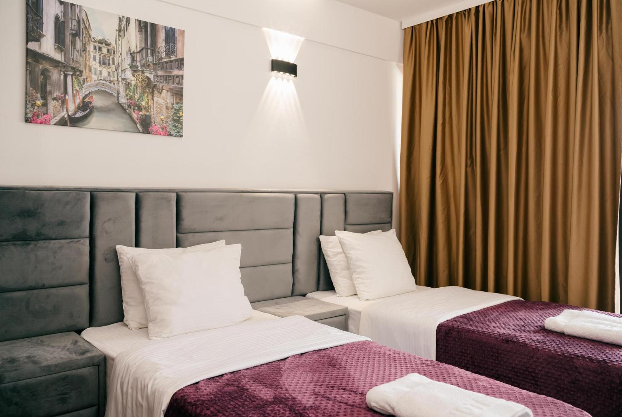 Hotel Lajka Luxury 울친 외부 사진