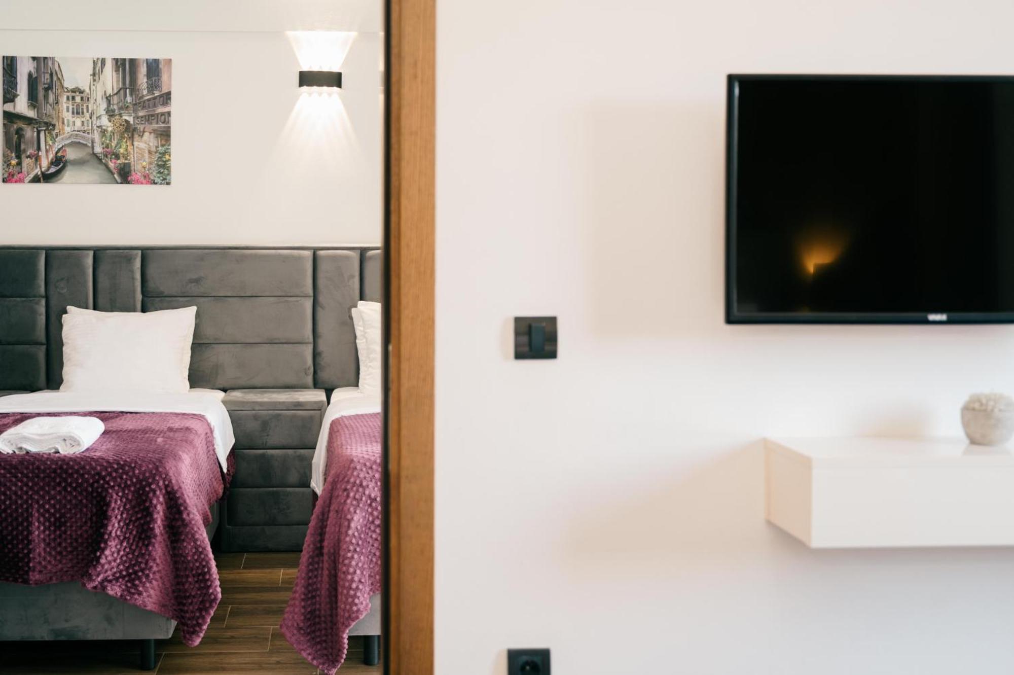 Hotel Lajka Luxury 울친 외부 사진