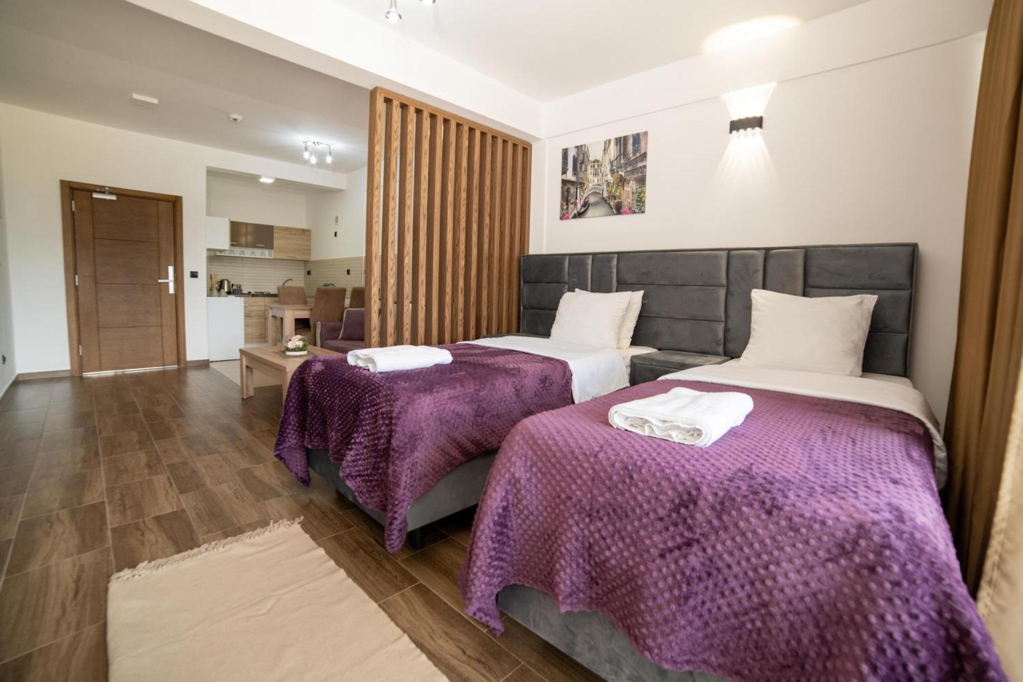 Hotel Lajka Luxury 울친 외부 사진