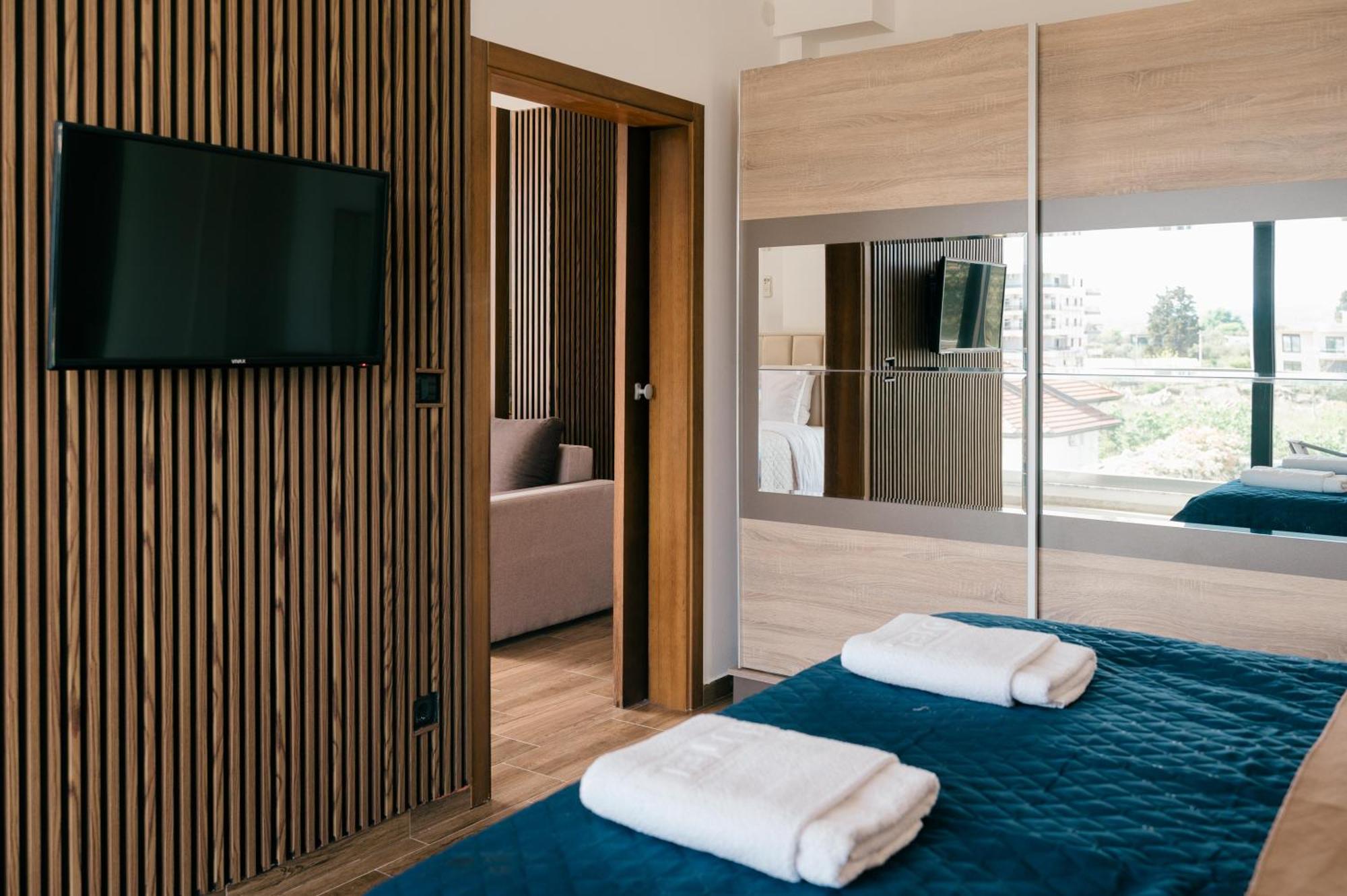 Hotel Lajka Luxury 울친 외부 사진