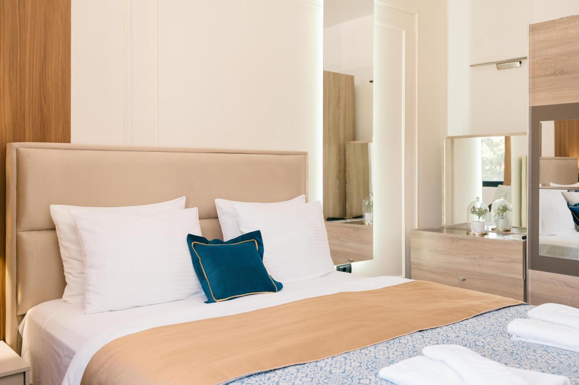 Hotel Lajka Luxury 울친 외부 사진