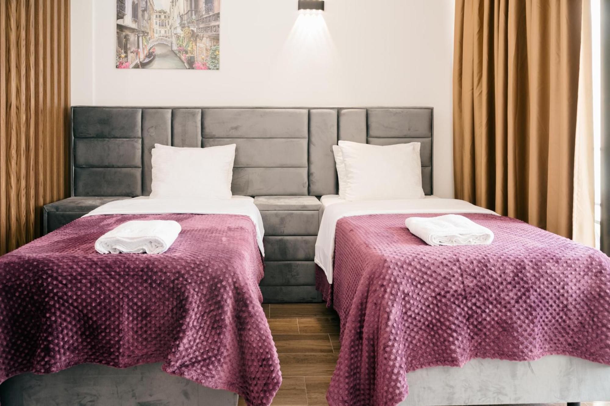 Hotel Lajka Luxury 울친 외부 사진